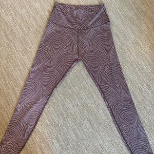 BEYOND YOGA x CLUB PILATES leggings